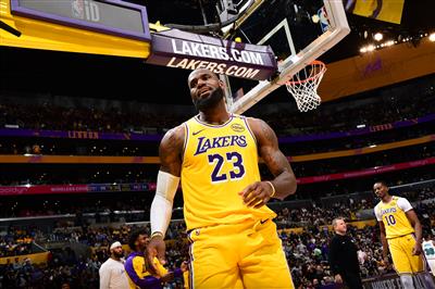 加内特：詹姆斯的受伤更像是对管理层施压，他想争取主动权