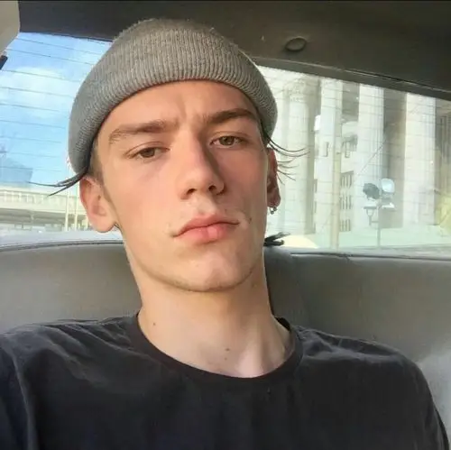 6686体育官网初级作者Talia