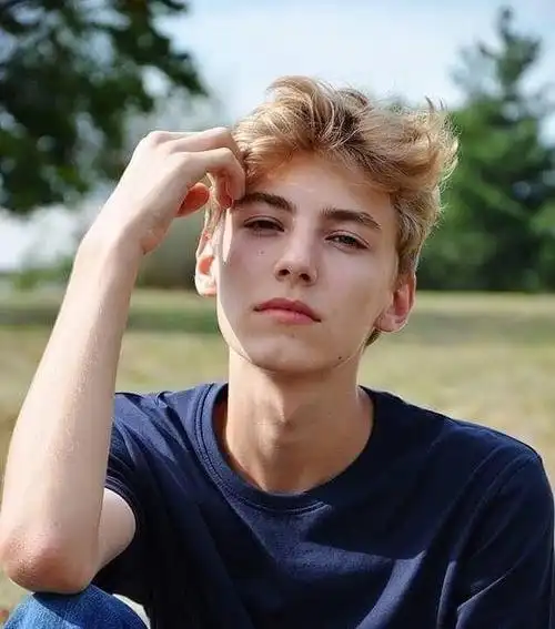 6686体育官网铁牌作者镜湖月