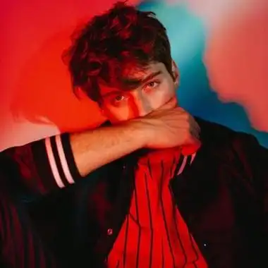 6686体育官网铜牌作者Carmen