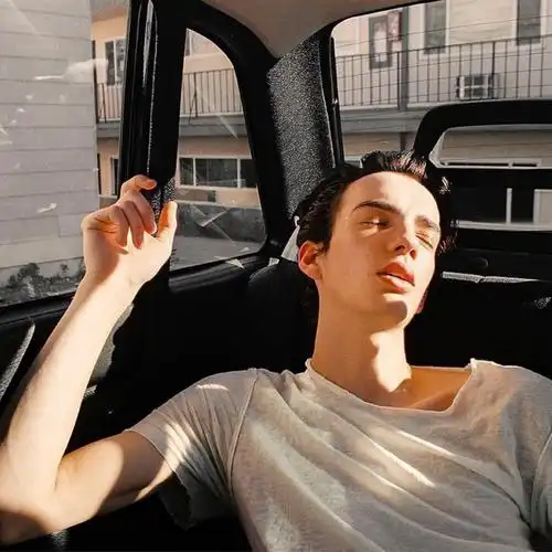 6686体育官网海外作者Zachary