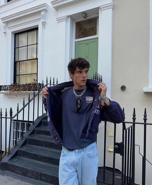 6686体育官网铜牌作者落叶归根