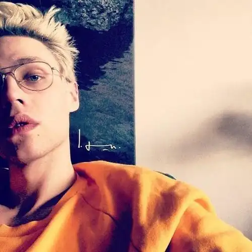 6686体育官网铁牌作者青石长阶