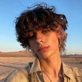 6686体育官网铁牌作者Nadia