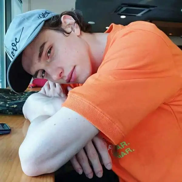 6686体育官网铁牌作者几纸情书