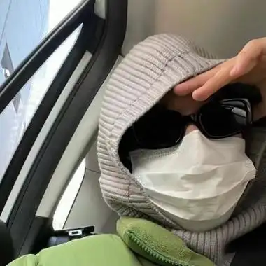 6686体育官网铜牌作者Clementine