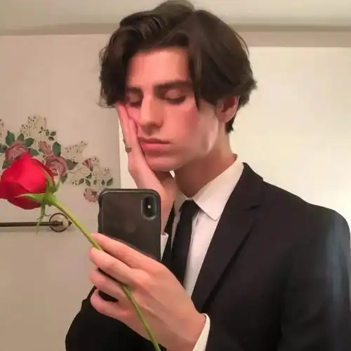 6686体育官网铜牌作者Felicia