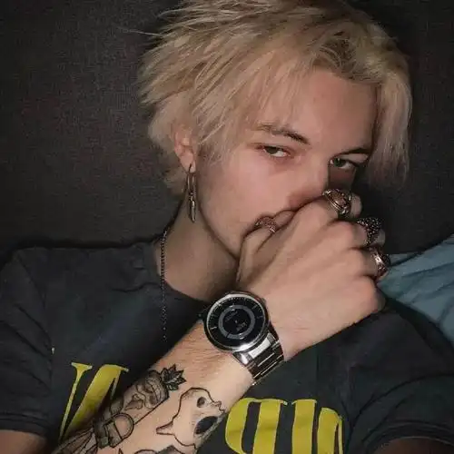 6686体育官网铁牌作者Riley