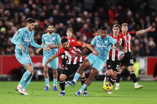 布伦特福德 vs 狼队