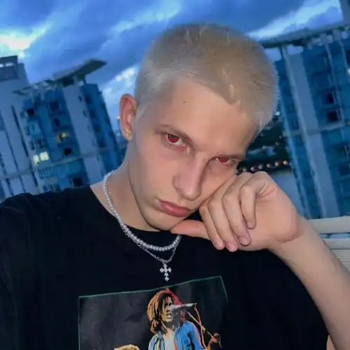 6686体育特邀作者Violetta