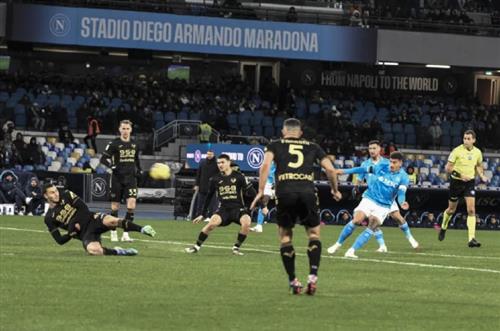 协助 VS 希腊维罗纳